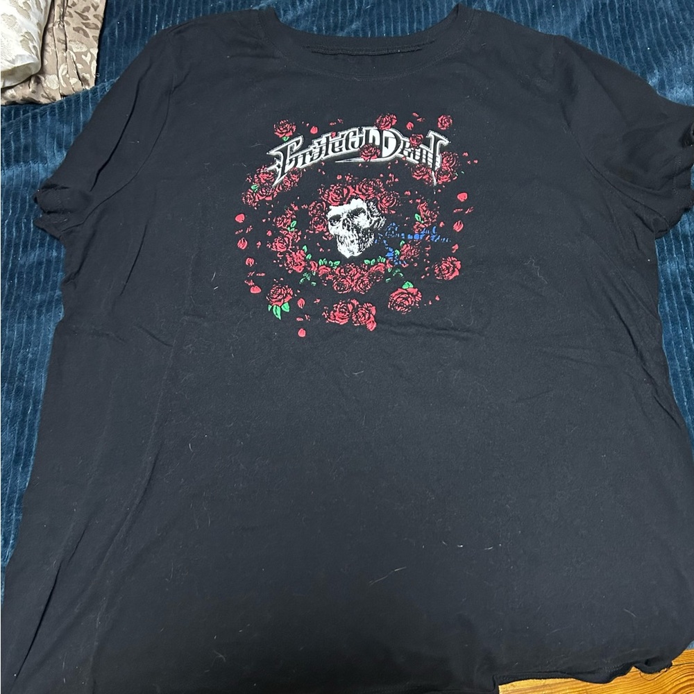 Grateful Dead Black Tee with Floral Skull Design